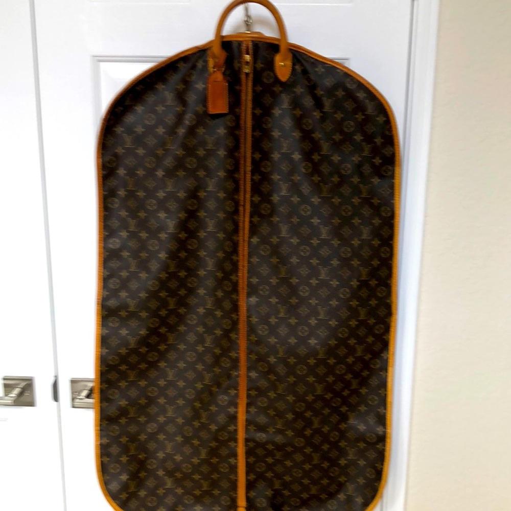 Authentic Louis Vuitton garment bag, Excellent condition